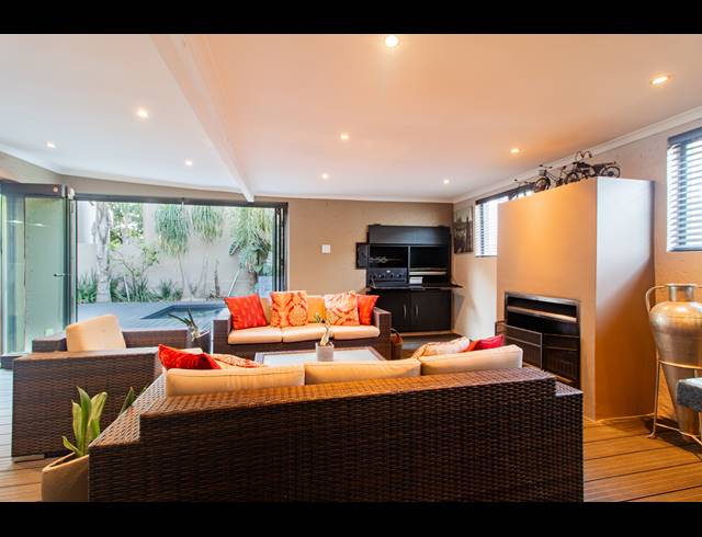4 BEDROOM CLUSTER FOR SALE IN LONEHILL